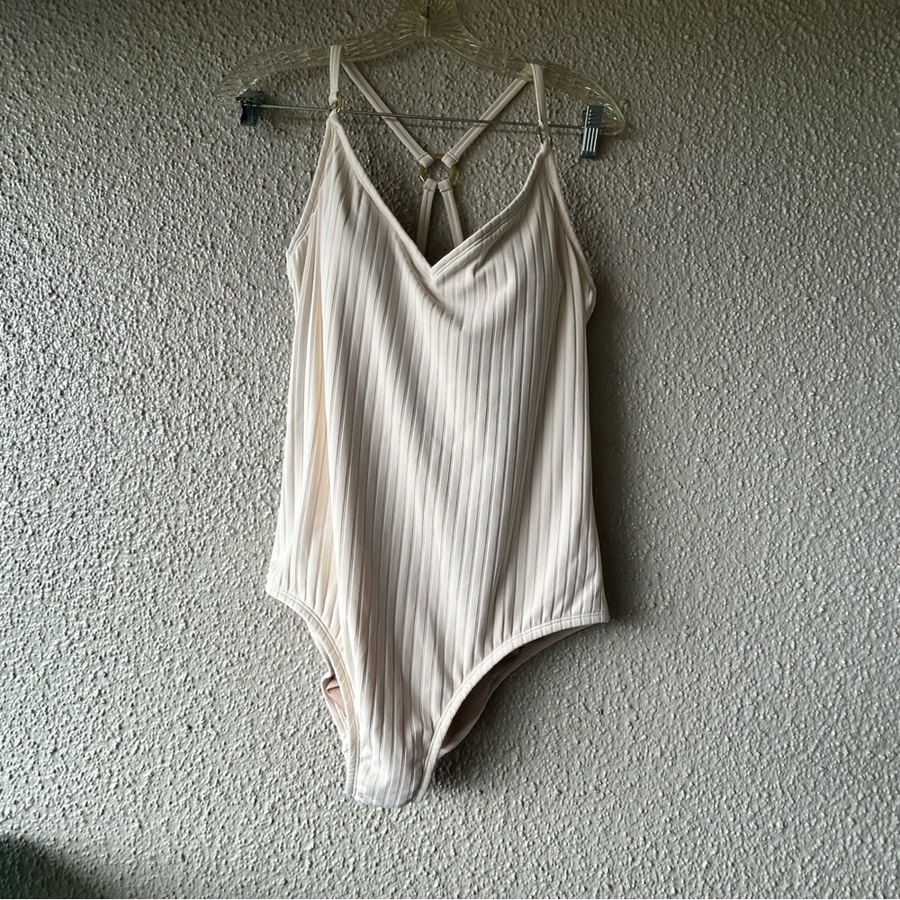 Kona Sol Women's Wide Ribbed Ring Medium Coverage One Piece Swimsuit Large NWT